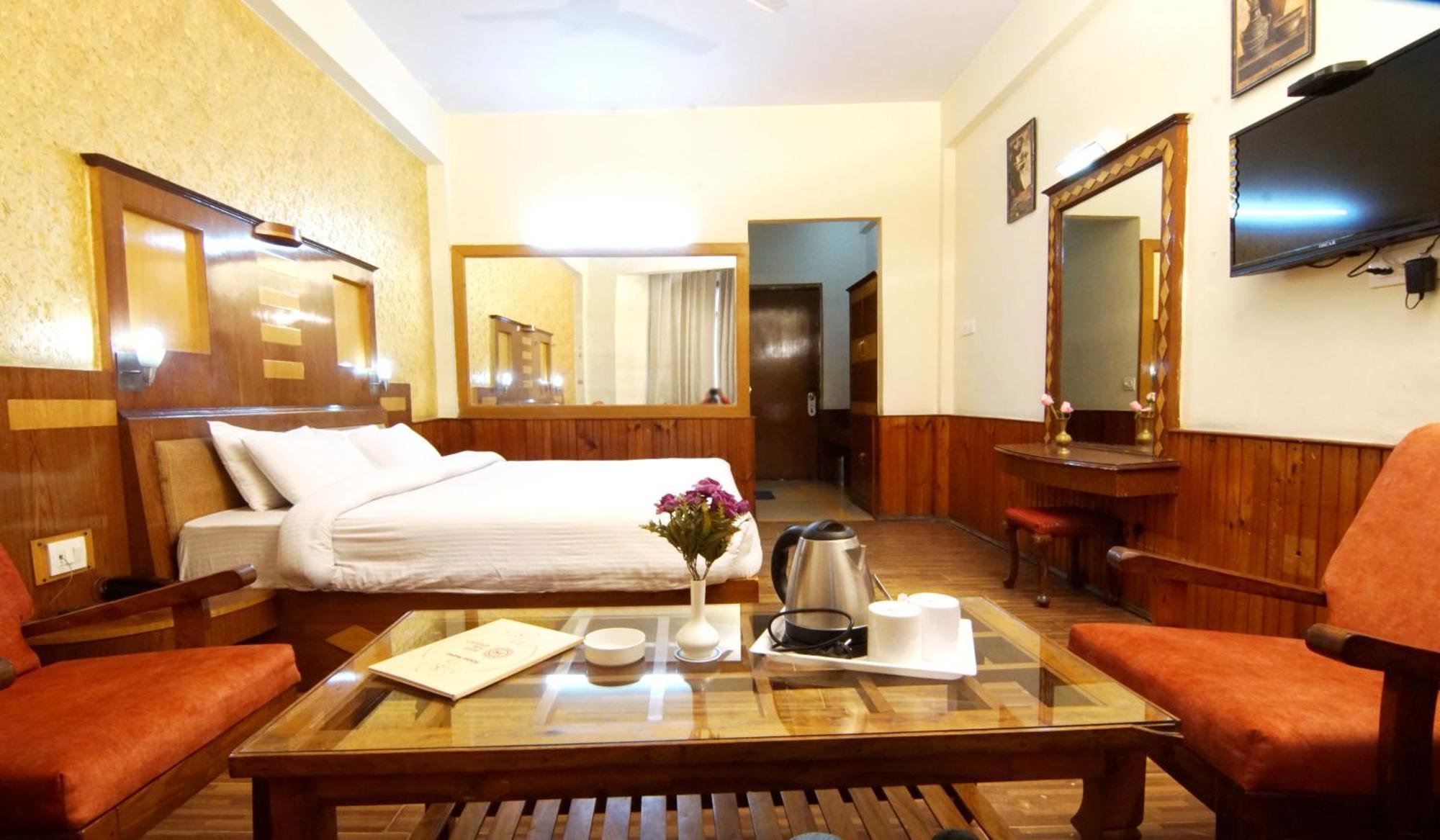 Hotel Park Residency Manāli Екстериор снимка