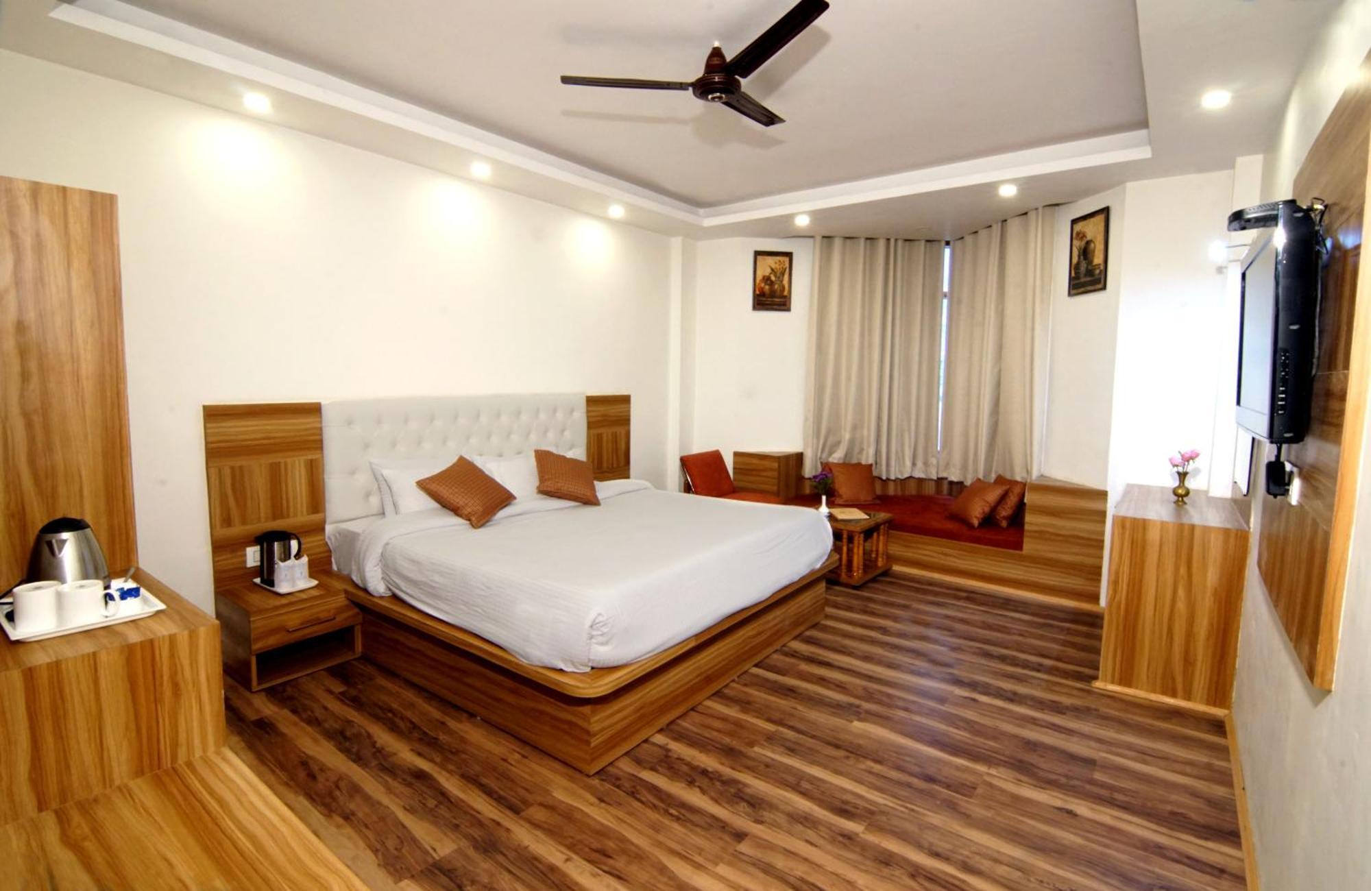 Hotel Park Residency Manāli Екстериор снимка