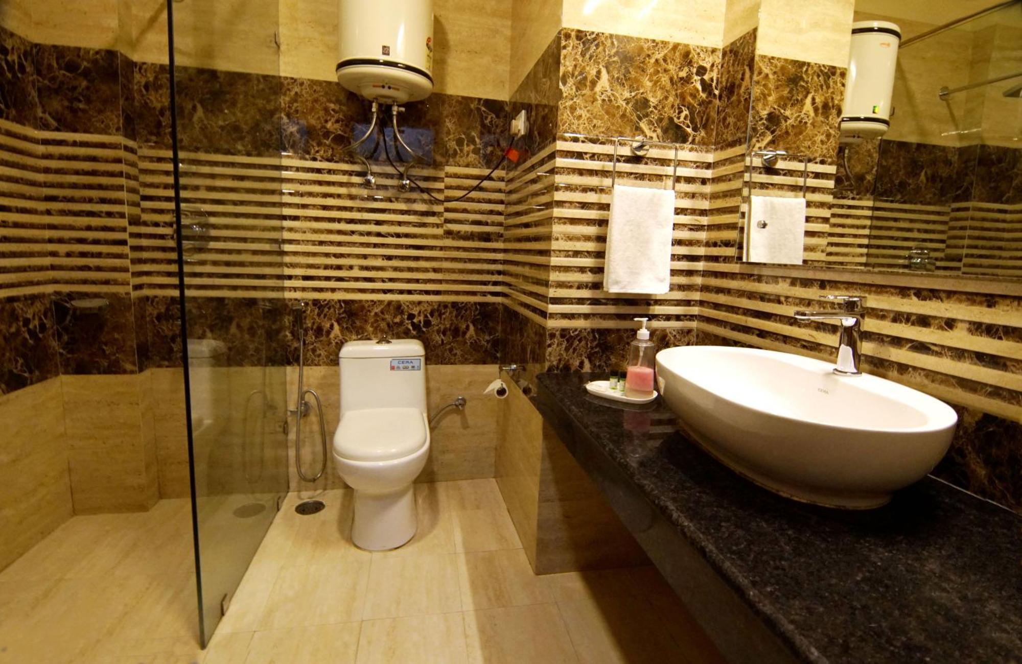 Hotel Park Residency Manāli Екстериор снимка