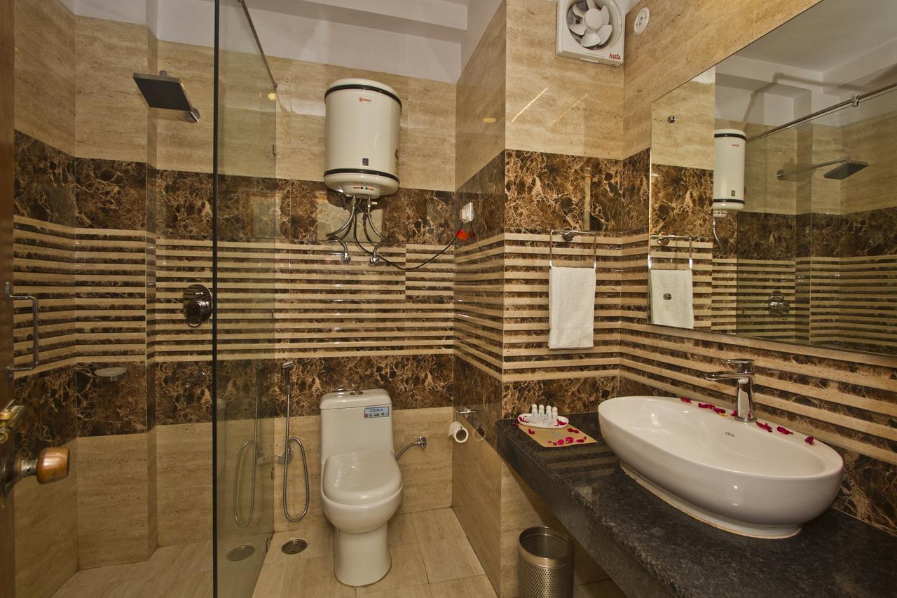 Hotel Park Residency Manāli Екстериор снимка