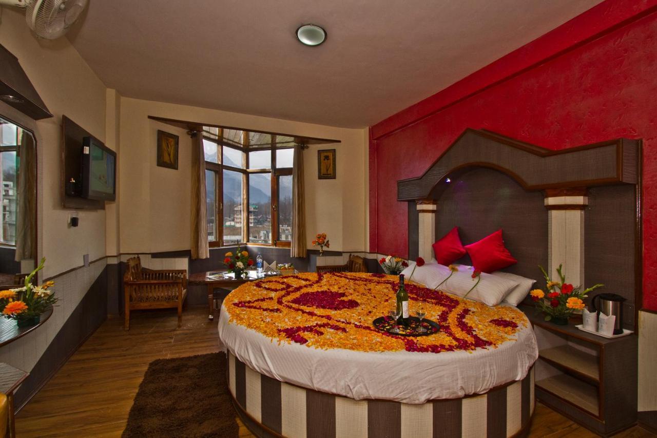 Hotel Park Residency Manāli Екстериор снимка